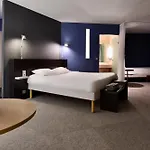 Ibis Styles Centre Port Hotel