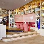 Ibis Styles Centre Port Hotel 3*