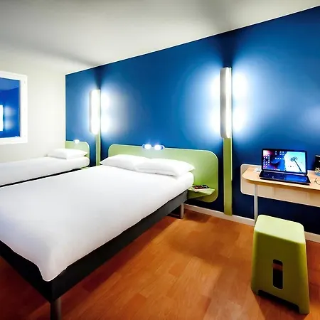 Ibis Styles Centre Port