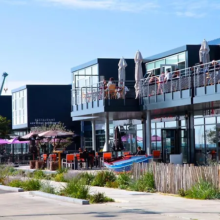 Hotel Ibis Styles Centre Port 3*