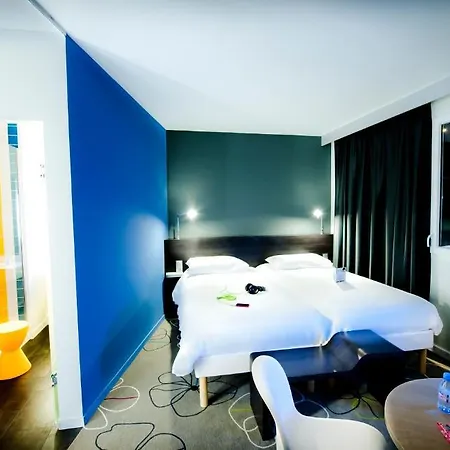 Ibis Styles Centre Port Hotel 3*