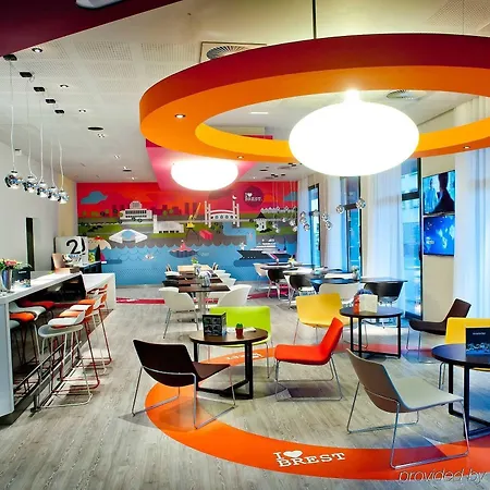 Hotel Ibis Styles Centre Port 3*