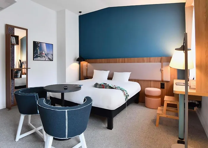 Ibis Styles Centre Port Hotel 3*