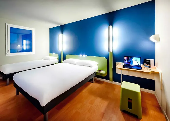 Ibis Styles Centre Port 3*