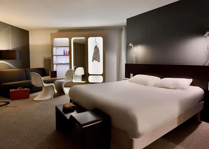 Ibis Styles Centre Port 3*