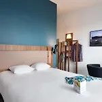 Ibis Styles Centre Port Hotel 3*