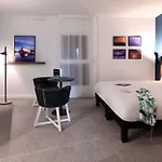 Ibis Styles Centre Port Hotel 3*