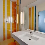 Ibis Styles Centre Port Hotel 3*