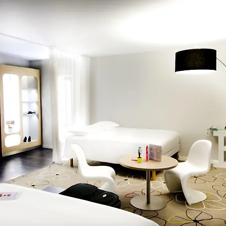 Ibis Styles Centre Port Hotel