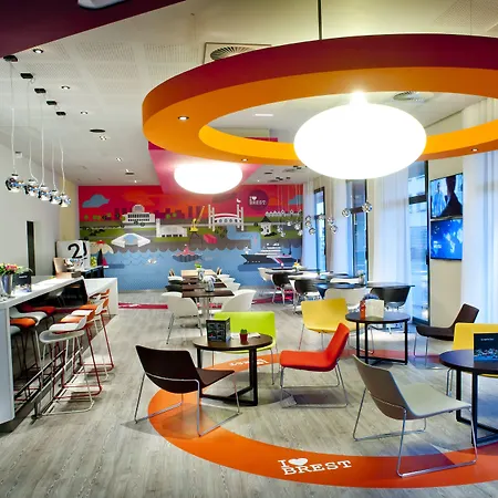 Ibis Styles Centre Port 3*