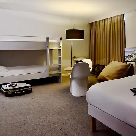 Отель Ibis Styles Centre Port