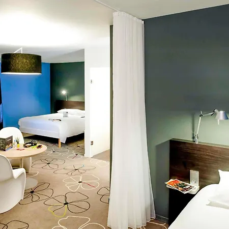 Ibis Styles Centre Port Szálloda