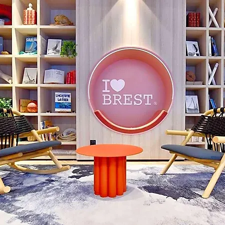 Ibis Styles Centre Port 3* Breszt