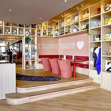 Szálloda Ibis Styles Centre Port Breszt