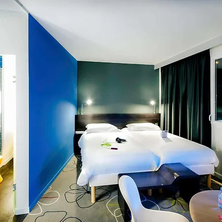 Ibis Styles Centre Port 3*
