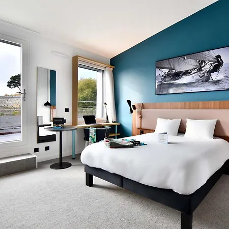 Ibis Styles Centre Port Hotel 3*