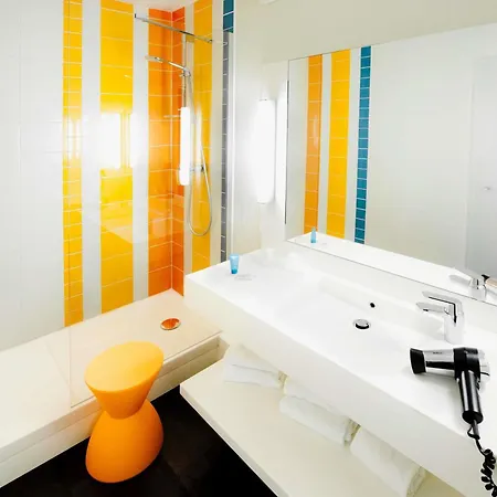 Hotel Ibis Styles Centre Port 3*