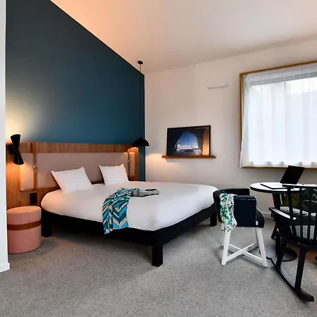 Ibis Styles Centre Port Hotel 3*