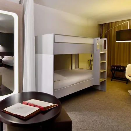 Ibis Styles Centre Port Brest