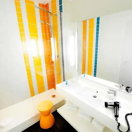 Ibis Styles Centre Port Hotel
