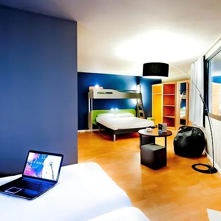 Ibis Styles Centre Port ברסט