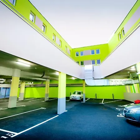 Ibis Styles Centre Port Szálloda Breszt