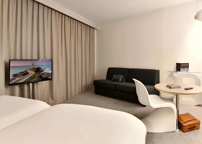 Отель Ibis Styles Centre Port Брест